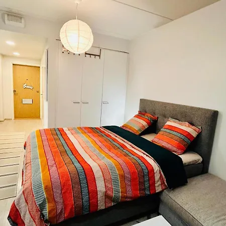 Convenient Airport Beside Big Mall Appartement