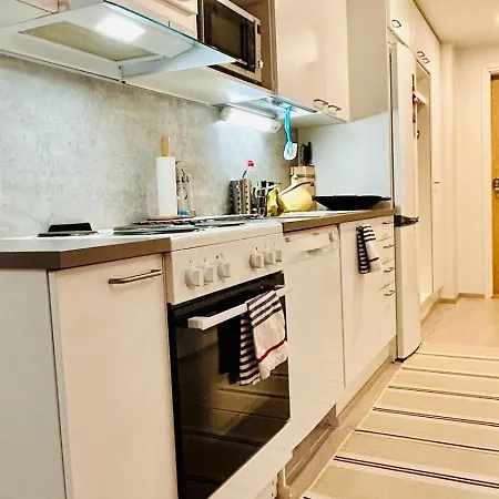 Convenient Airport Beside Big Mall Appartement