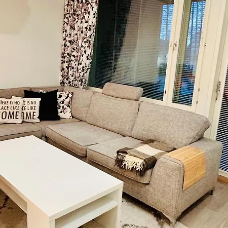 Convenient Airport Beside Big Mall Appartement Vantaa