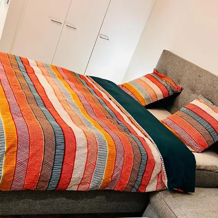 Convenient Airport Beside Big Mall * Вантаа