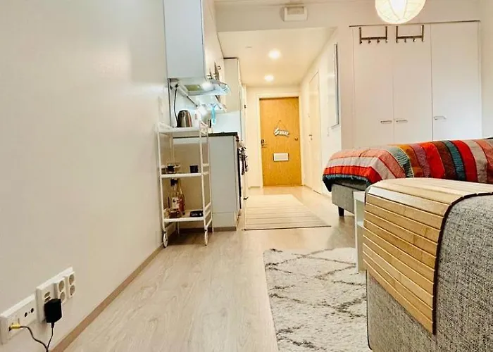 Convenient Airport Beside Big Mall * Вантаа