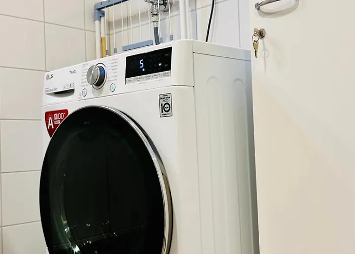 Convenient Airport Beside Big Mall * Вантаа