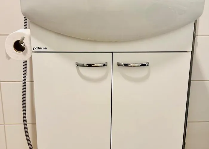 Convenient Airport Beside Big Mall Вантаа