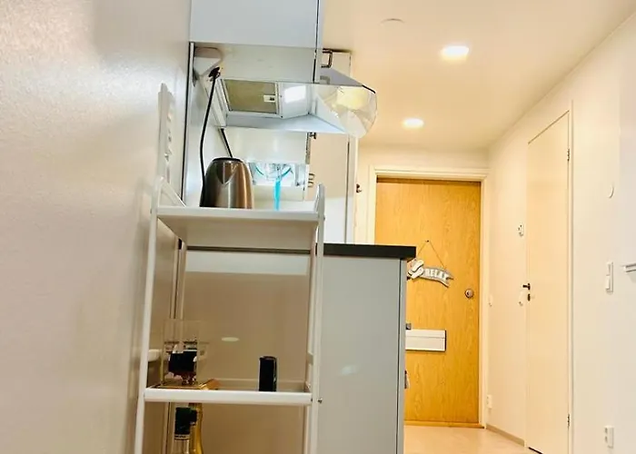 Convenient Airport Beside Big Mall * Вантаа