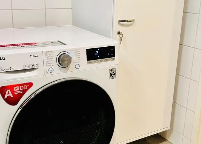 Convenient Airport Beside Big Mall * Вантаа