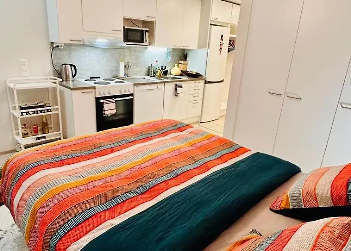 Convenient Airport Beside Big Mall * Вантаа