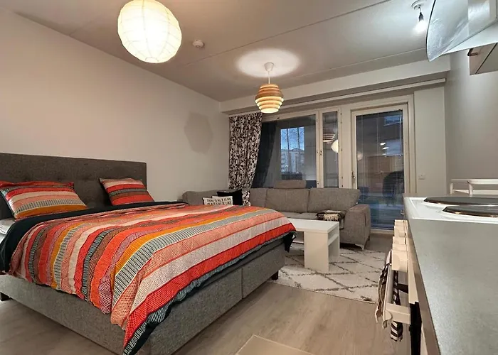 Convenient Airport Beside Big Mall * Вантаа