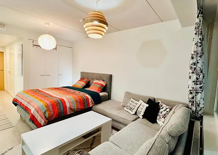 Convenient Airport Beside Big Mall Апартаменты *