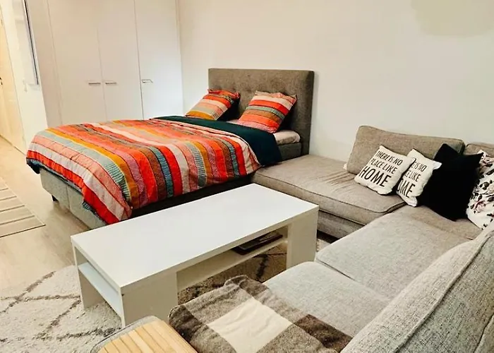 Convenient Airport Beside Big Mall Апартаменты Вантаа