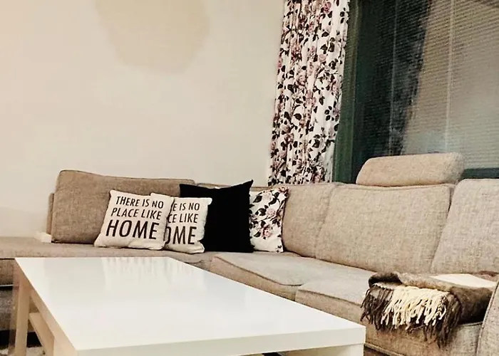 Convenient Airport Beside Big Mall * Вантаа