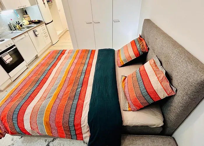 Convenient Airport Beside Big Mall Апартаменты *