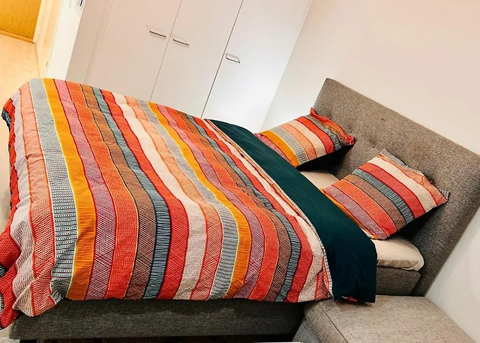 Convenient Airport Beside Big Mall * Вантаа